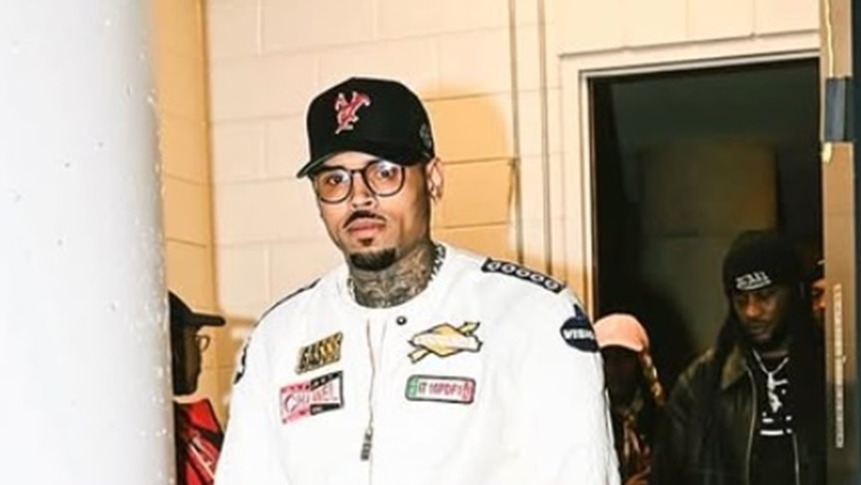 Chris Brown é preso no Reino Unido por suspeita de agressão grave em boate 