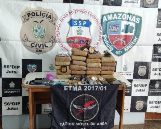 Homem é preso com 22 kg de drogas, arma e R$ 100 mil em Jutaí