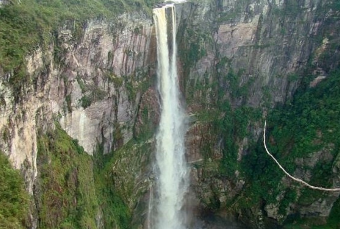 Turista quebra perna durante expedição em área remota no Amazonas