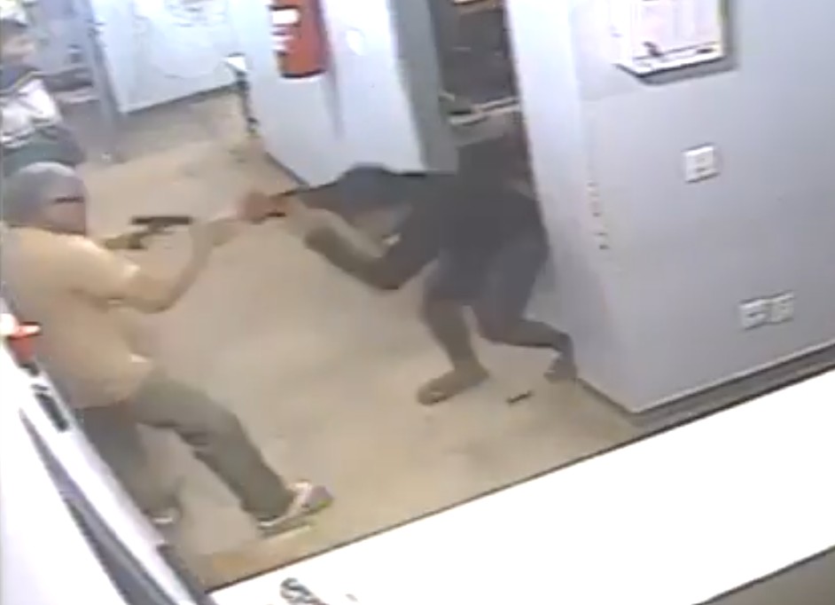 Morre segundo detento baleado ao tentar roubar arma de investigadora em delegacia no Amazonas