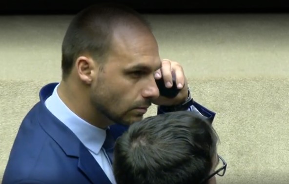 Depoimento de Bolsonaro em inquérito sobre o filho Eduardo é marcado pela PF