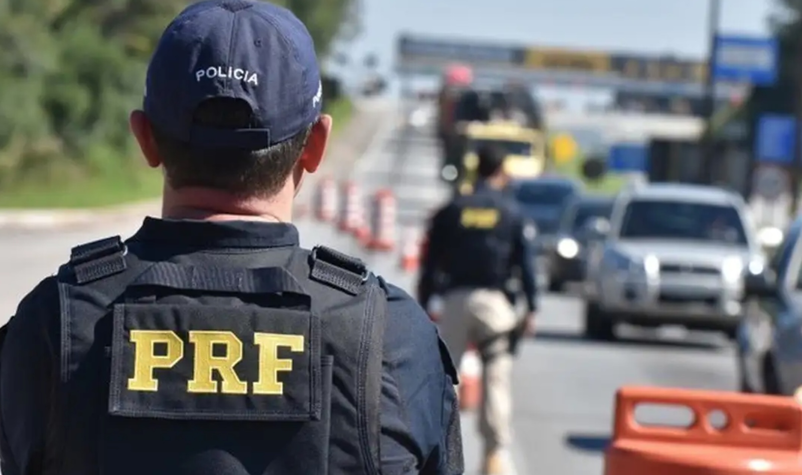Ex-diretor da PRF admite ordem para bloquear ônibus na eleição de 2022