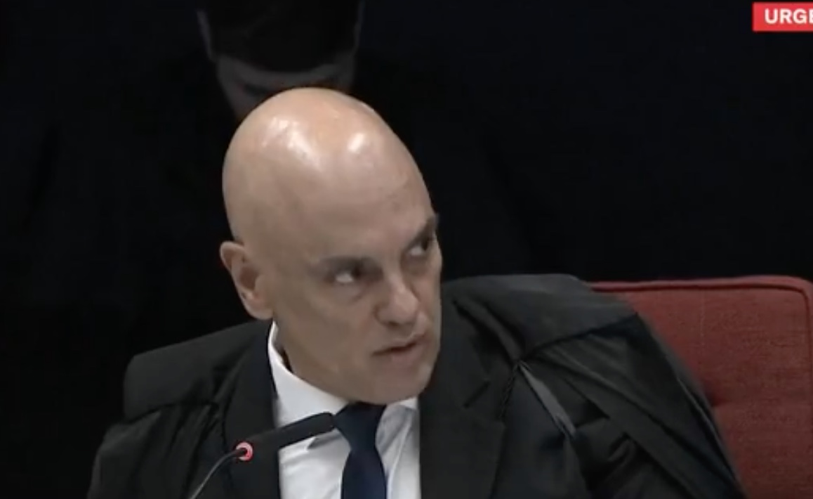 Moraes ironiza defesa de Torres: 'Secretário de Segurança é rainha da Inglaterra?'