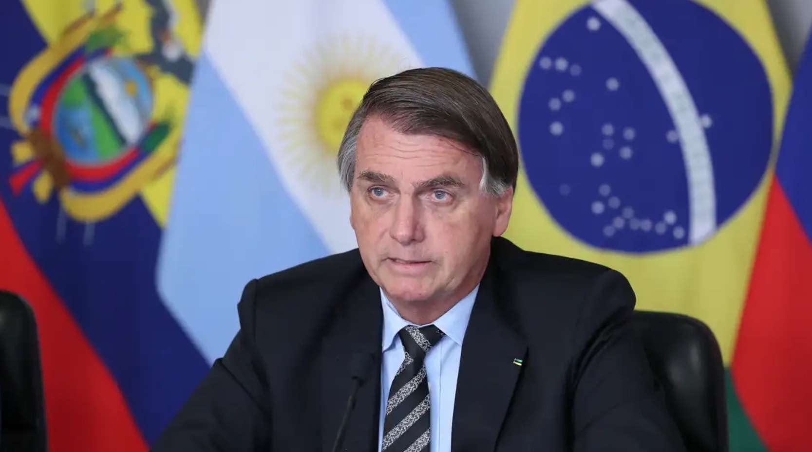 Tarcísio nega intenção golpista e diz que Bolsonaro estava "triste e resignado"