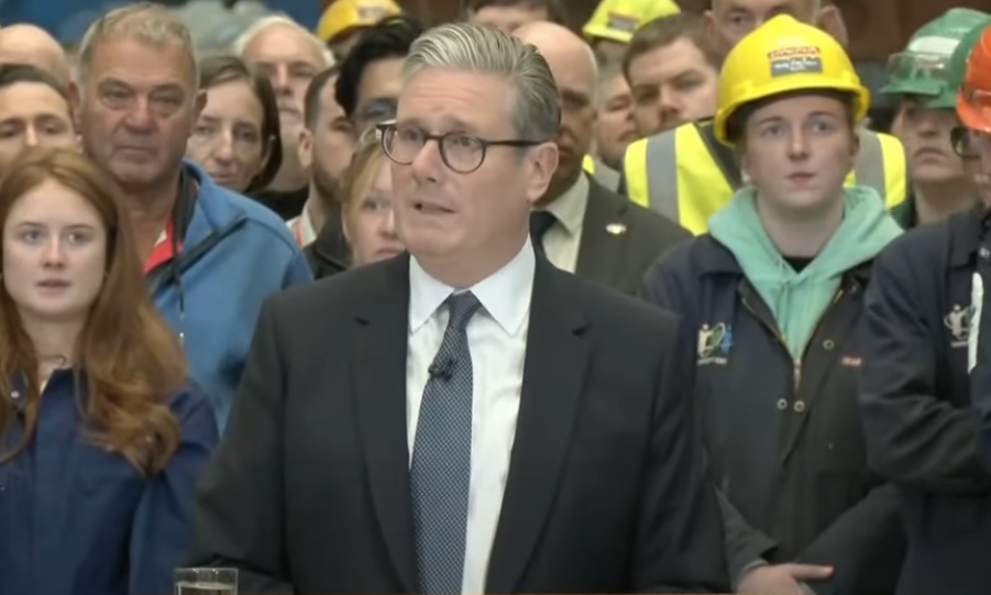 Reino Unido investe em submarinos e ogivas nucleares para "blindar país"