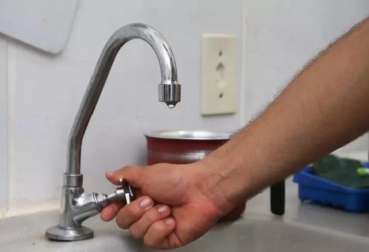 Águas de Manaus é condenada a pagar R$ 15 mil a consumidor por falta de abastecimento