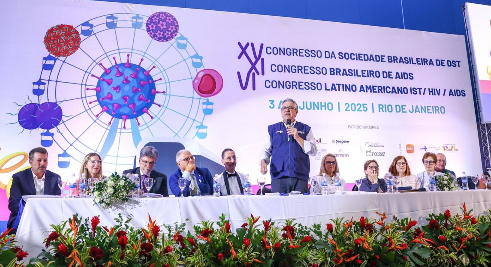 Brasil reduz transmissão do HIV de mãe para filho