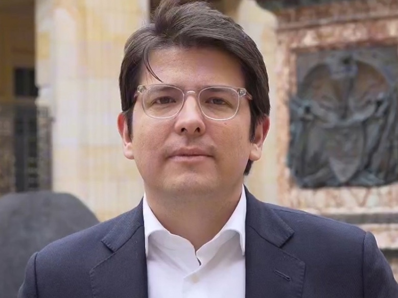 Pré-candidato à presidência da Colômbia segue em estado crítico após atentado