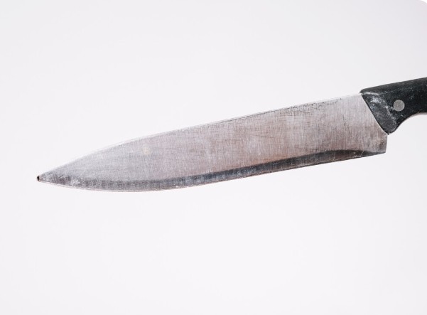 Mulher reage ao ser espancada e esfaqueia marido no Santo Antônio