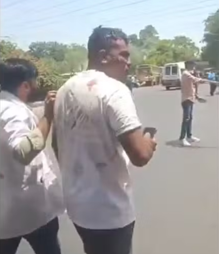 Único sobrevivente de voo com 242 passageiros pulou pela saída de emergência, diz polícia