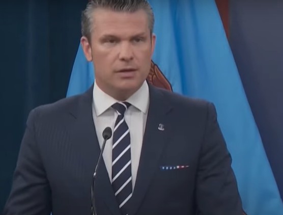 'Quando Trump fala, o mundo deve ouvir', diz secretário dos EUA após ataque ao Irã