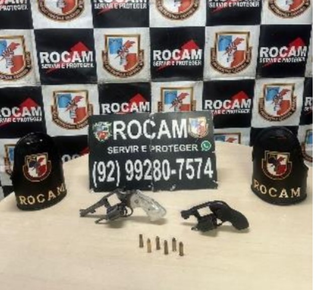Criminosos fogem ao ver PM e abandonam armas em rua no Petrópolis