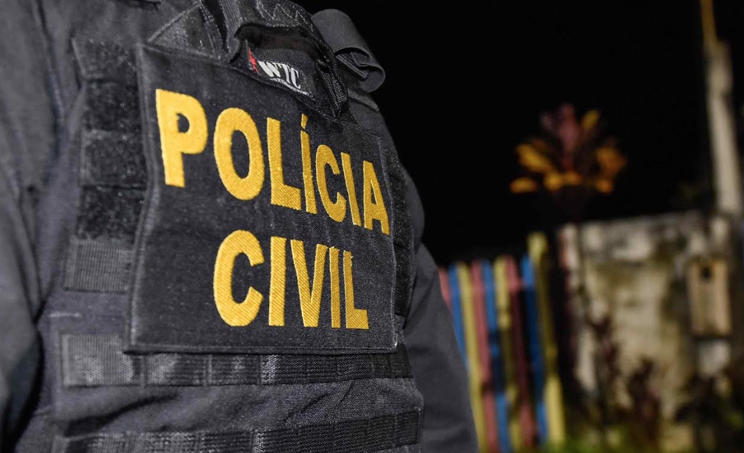 Homem é preso após seguir ex-companheira até a delegacia em Autazes