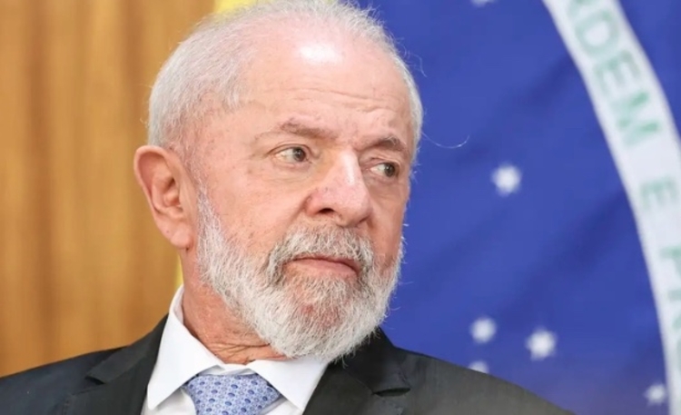 'Não vou entregar esse país de volta àquele bando de malucos', diz Lula sobre 2026