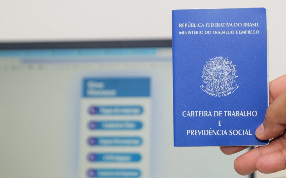 Estoquista, nutricionista e mais: veja mais de 200 vagas disponíveis no Sine Manaus