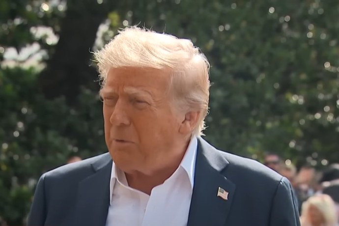 Em busca de acordo, União Europeia suspende retaliação após tarifaço de Trump