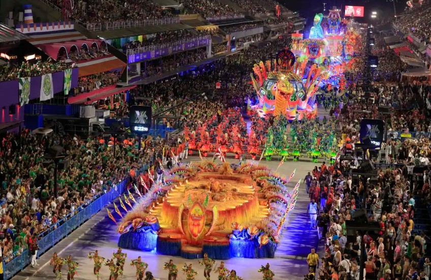 Começa hoje venda de ingressos de arquibancadas para o Carnaval 2026 no RJ