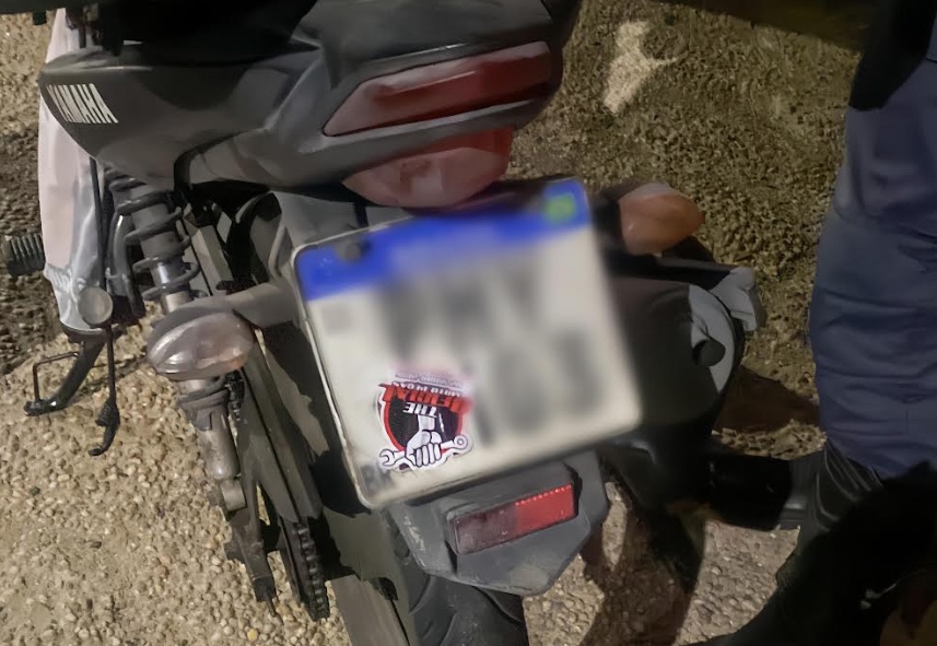 Condutores são presos por adulteração de placa e desacato em Manaus