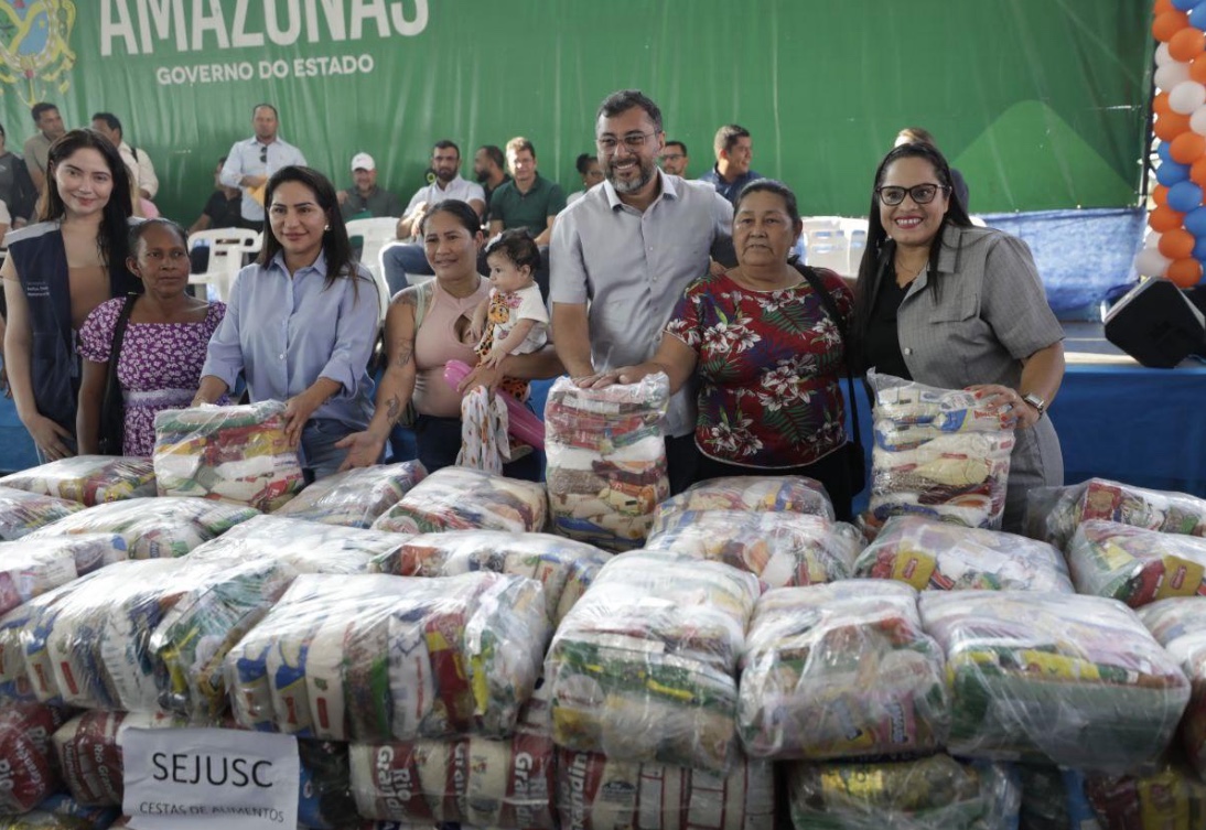 Governo do Amazonas distribui alimentos e caixas d’água para famílias em Jutaí e Fonte Boa