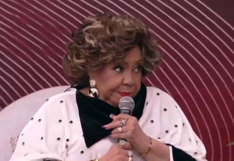 "Vou fazer uma macumbinha para o Trump", diz Alcione em recado afiado