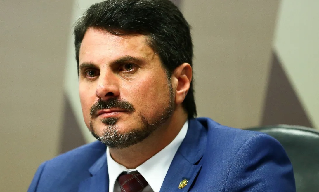 Moraes autoriza Marcos do Val a ir ao Senado fora do horário de recolhimento