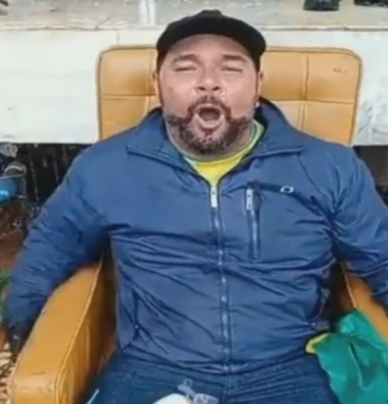 Mecânico que sentou na 'cadeira do Xandão' no 8/1 é condenado a 17 anos de prisão