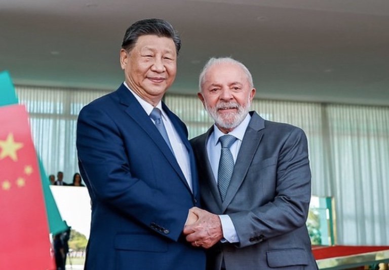 China sai em defesa da soberania do Brasil e critica tarifaço dos EUA