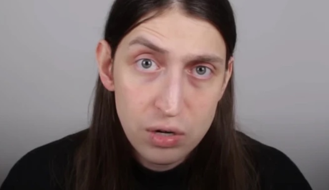 Saiba quem é Felca, youtuber que denunciou "adultização" de crianças na web
