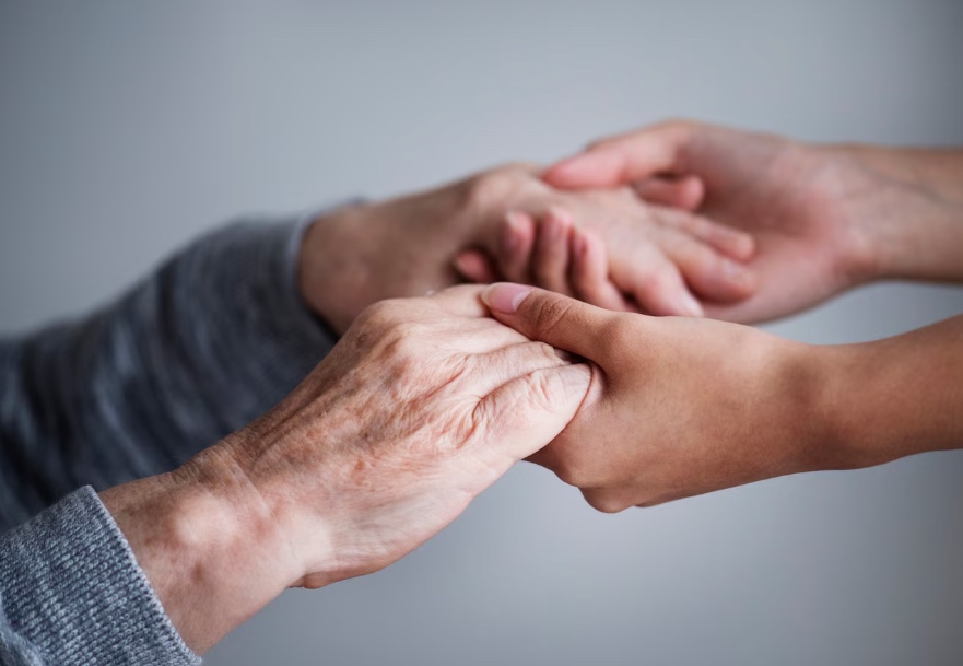 Projeto prevê mutirões odontológicos e atendimento prioritário para idosos em Manaus