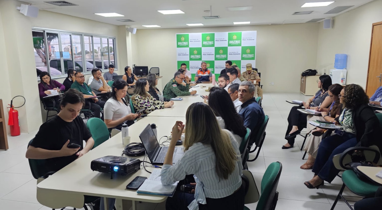 Comitê apresenta estudo e inicia planejamento para enfrentar seca no Amazonas