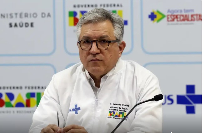 Após novas sanções de Trump, ministro diz que 'Saúde e soberania não se negociam'