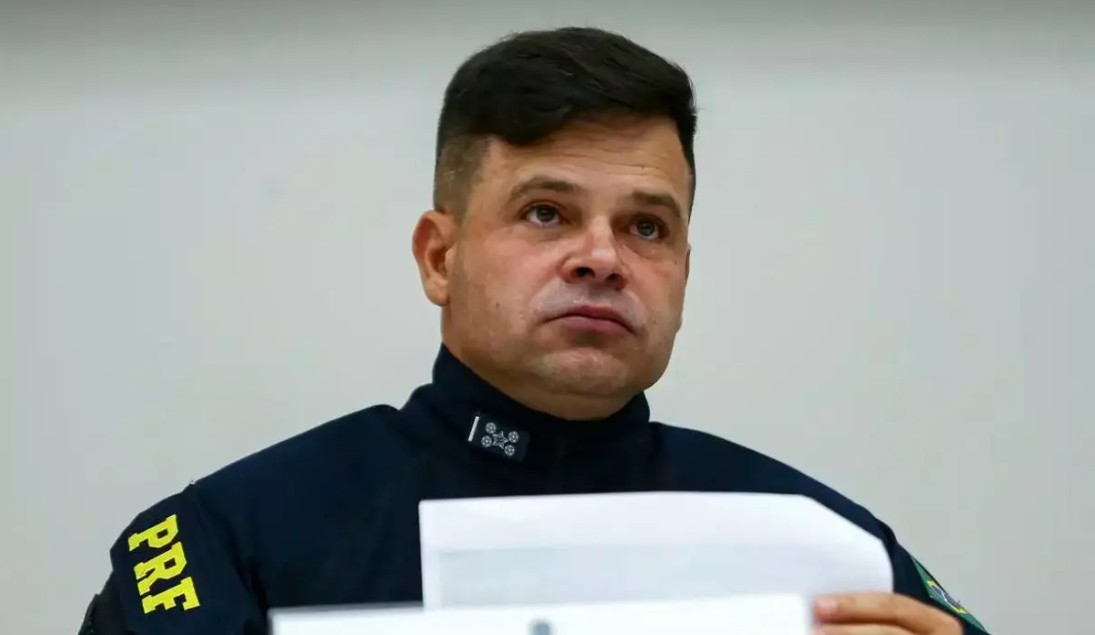 Ex-diretor da PRF é condenado a pagar R$ 540 mil por promover Bolsonaro nas eleições de 2022