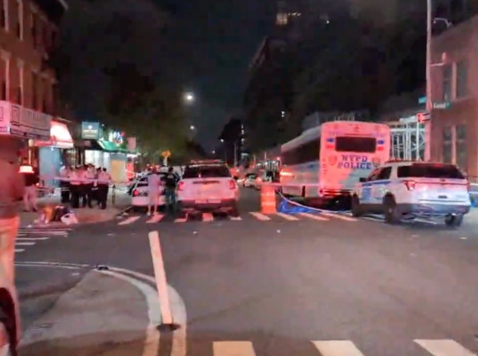 Tiroteio em restaurante no Brooklyn deixa três mortos e oito feridos nos EUA