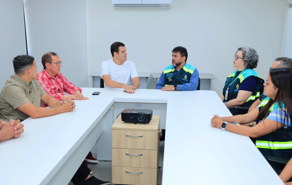 Renato Júnior aperta o cerco contra a falta de qualidade em obras da Águas de Manaus