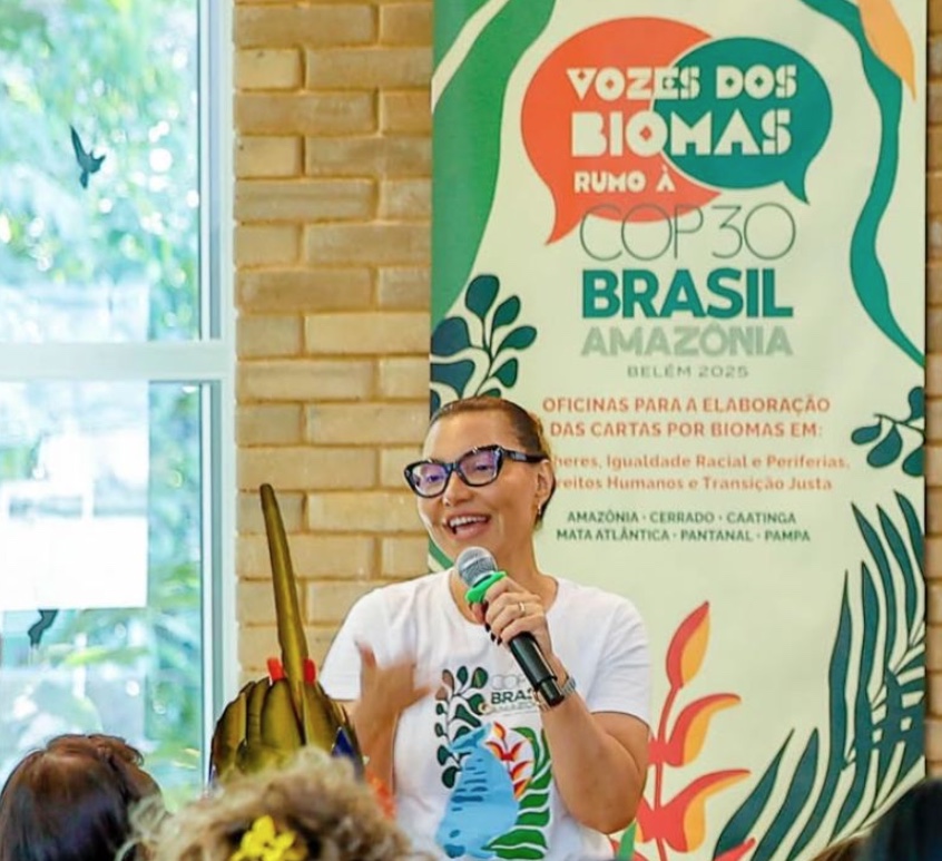 Janja recebe carta de pesquisadores e defende ciência acessível na Amazônia