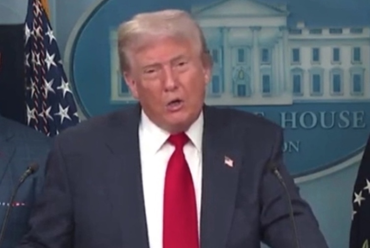 Trump ameaça taxar ímãs chineses em 200% em meio à disputa comercial