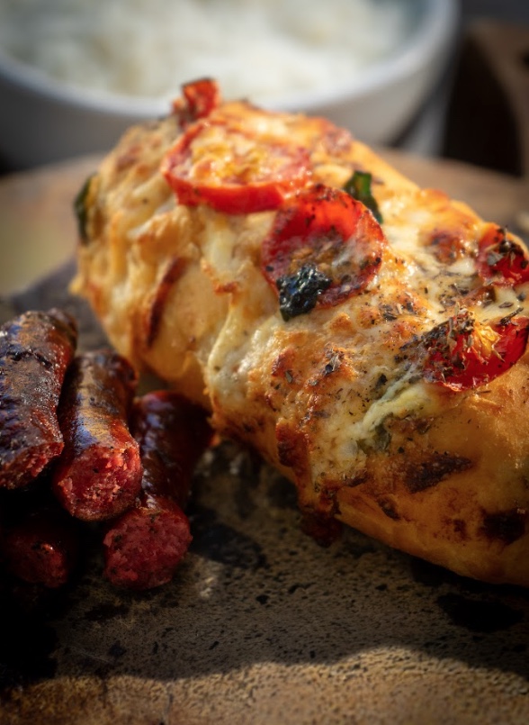 Pão de alho recheado conquista Manaus com sabores artesanais e frescor