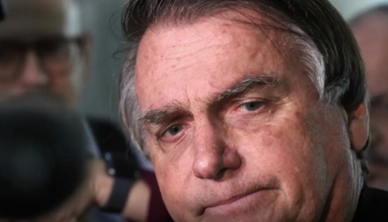 Bolsonaro acompanha julgamento do STF de casa por problemas de saúde, diz defesa