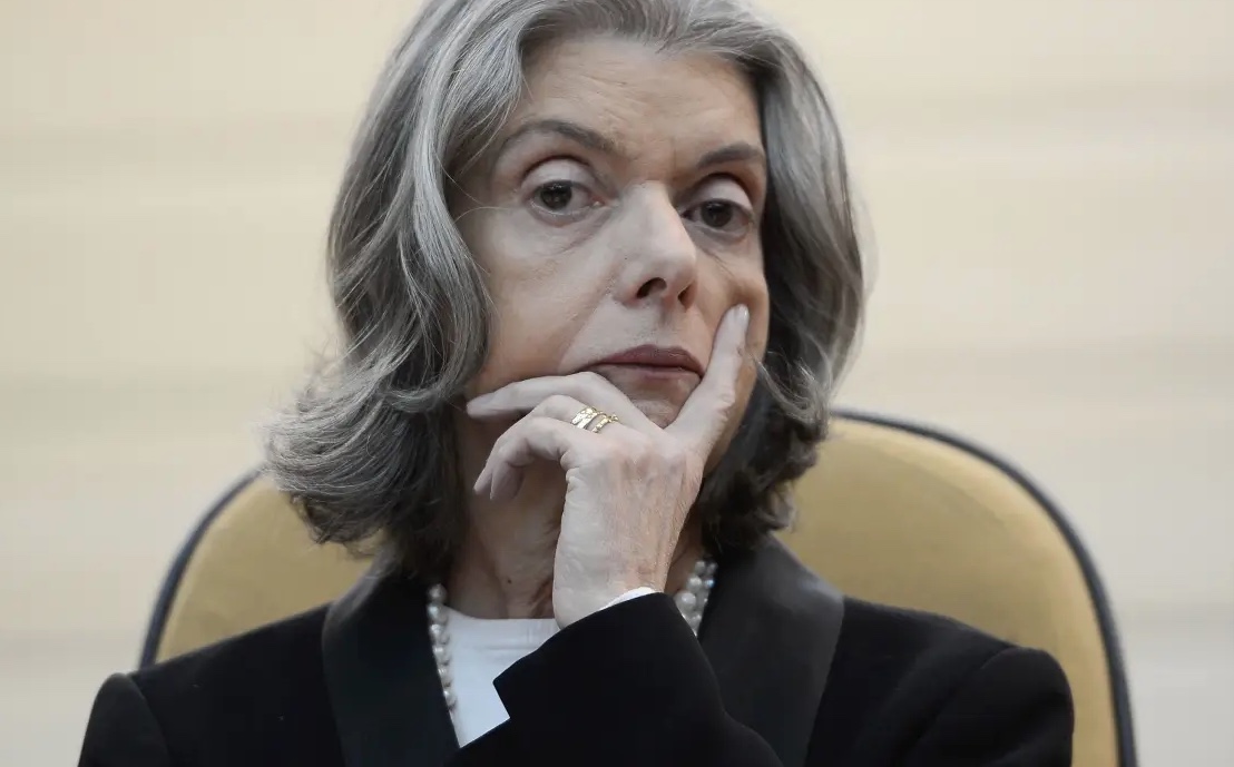 Voto de Cármen Lúcia pode ser decisivo no julgamento de Bolsonaro no STF