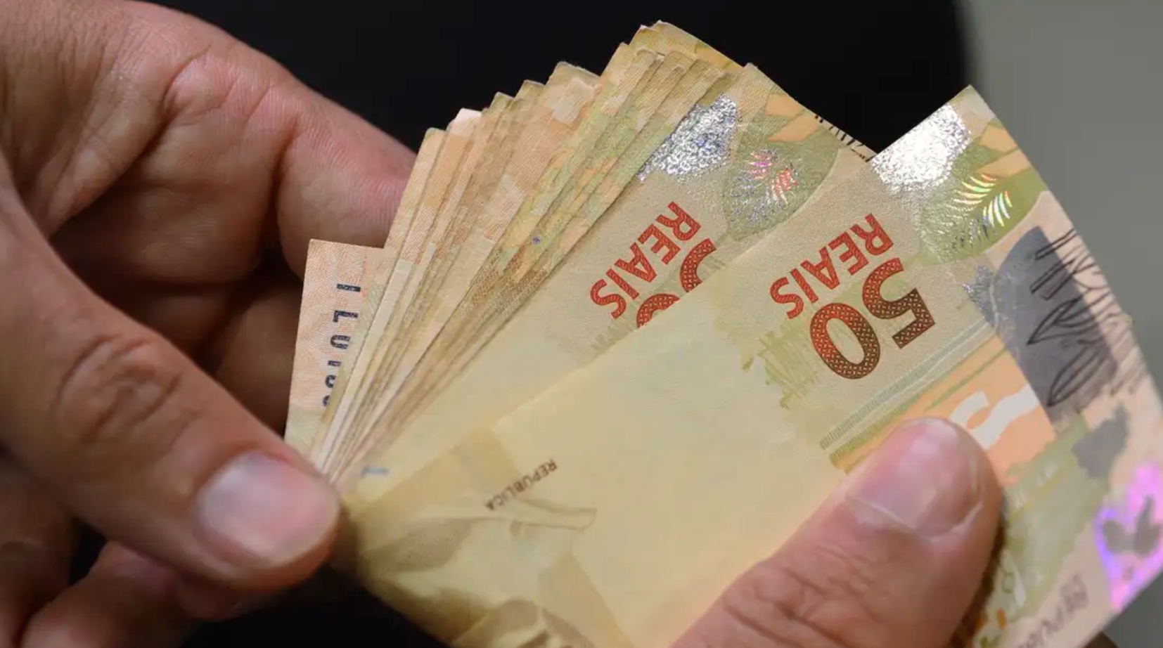 Comissão do Senado aprova isenção de IR para quem ganha até R$ 5 mil por mês