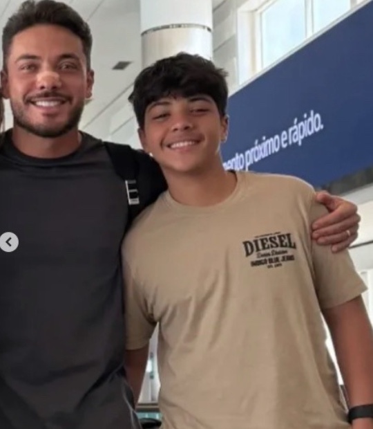 Filho de 14 anos de Wesley Safadão passa por cirurgia após descoberta de tumor