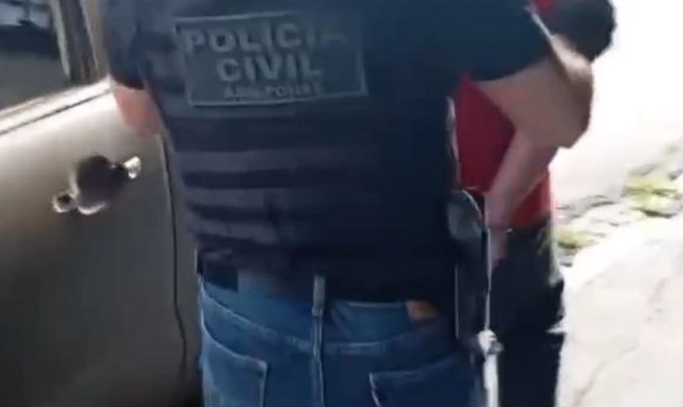 Ex é preso após atacar e humilhar mulher em estacionamento de shopping em Manaus