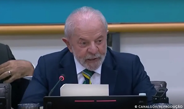 "Deveriam ser presos": Lula critica gestores de obras paradas