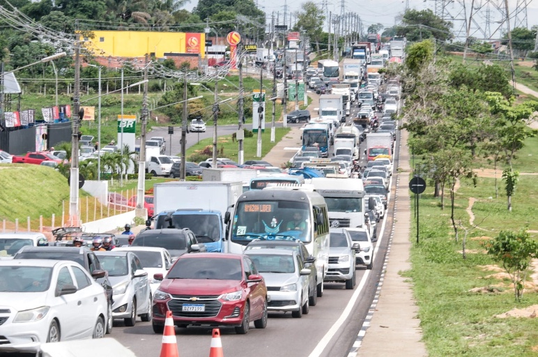 Cerca de 20% dos manauaras levam duas horas para chegar ao trabalho, diz IBGE