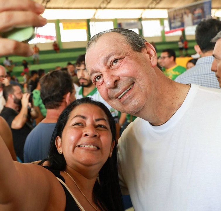 Pesquisa aponta Omar Aziz como favorito para o governo do Amazonas em 2026