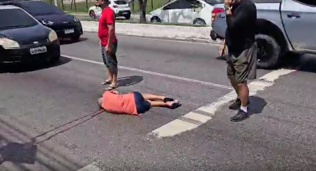 Idoso é atropelado ao tentar atravessar faixa de pedestres na Av. Rodrigo Otávio 