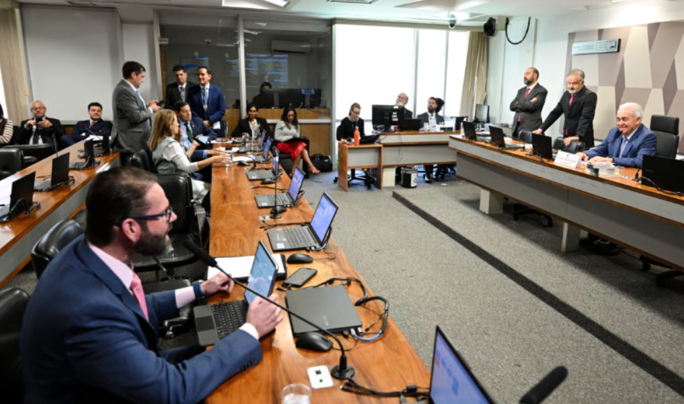Senado aprova proposta que torna misoginia crime equiparado ao racismo