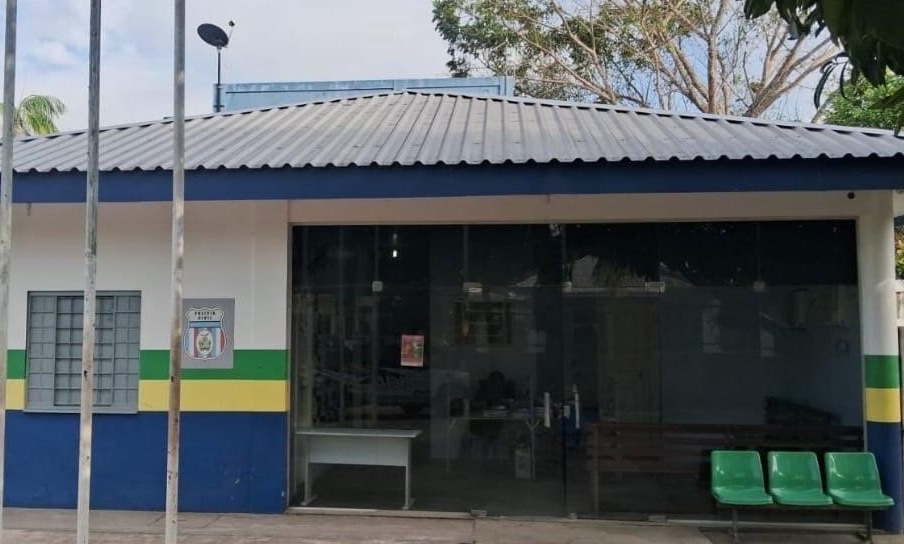 Mãe se esconde em guarda-roupa após filho ameaçar beber seu sangue no Amazonas