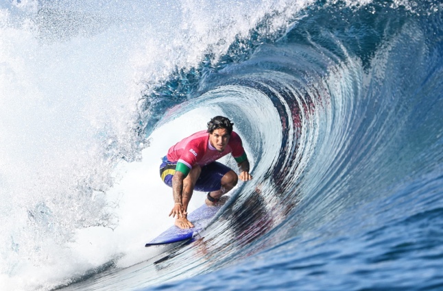 Medina está de volta: tricampeão retorna ao Mundial de Surfe em 2026 