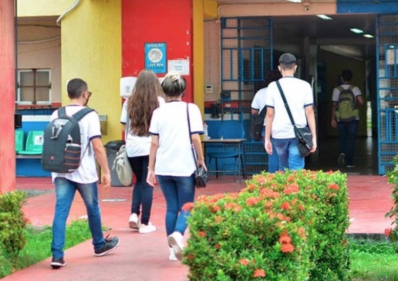 Seduc divulga cronograma de rematrículas, transferências e vagas para 2026